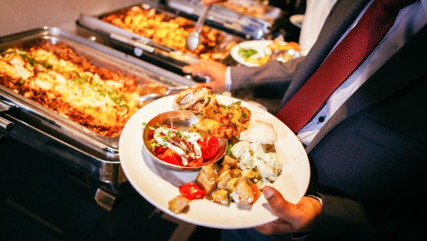 From Buffet to Plated Which Wedding Catering Style