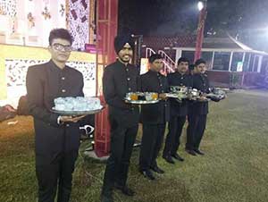 crew_visitors_entering